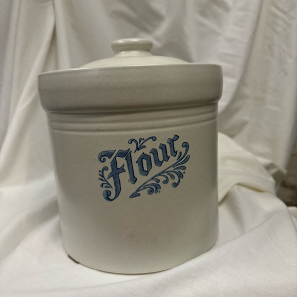 Pfaltzgraff canister (Yorktown) - Picture 4 of 8